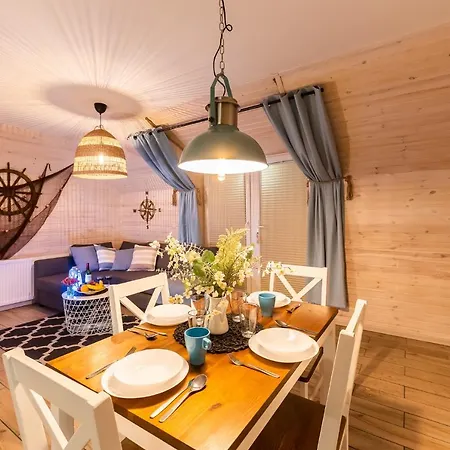 Dworek Marino Kolobrzeg 公寓 格里兹鲍