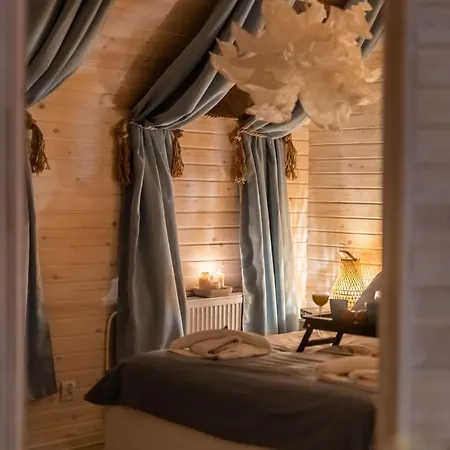 Dworek Marino Kolobrzeg 公寓