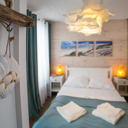 Dworek Marino Kolobrzeg 公寓