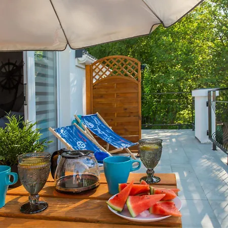 Dworek Marino Kolobrzeg 格里兹鲍