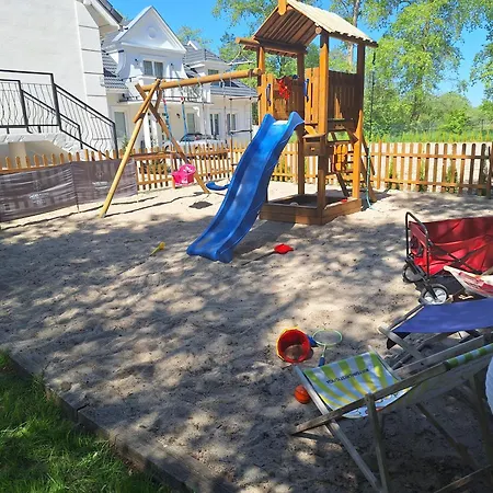 Dworek Marino Kolobrzeg * 格里兹鲍