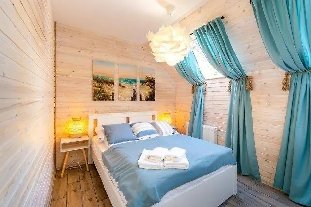 Dworek Marino Kolobrzeg 公寓 *