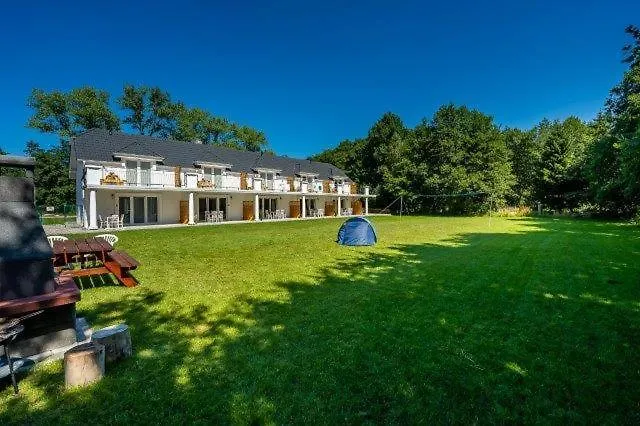 Dworek Marino Kolobrzeg 公寓 *