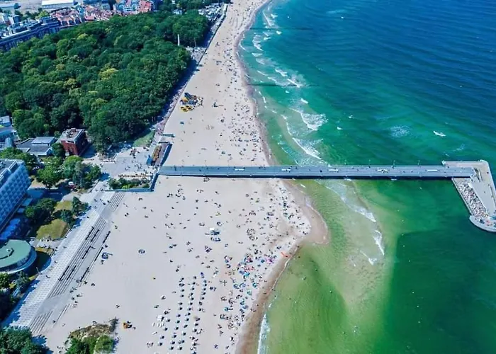 Dworek Marino Kolobrzeg * 格里兹鲍