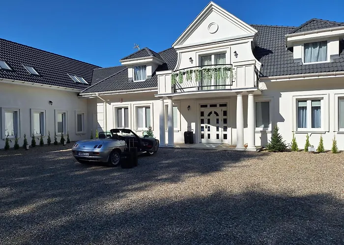 Dworek Marino Kolobrzeg 公寓