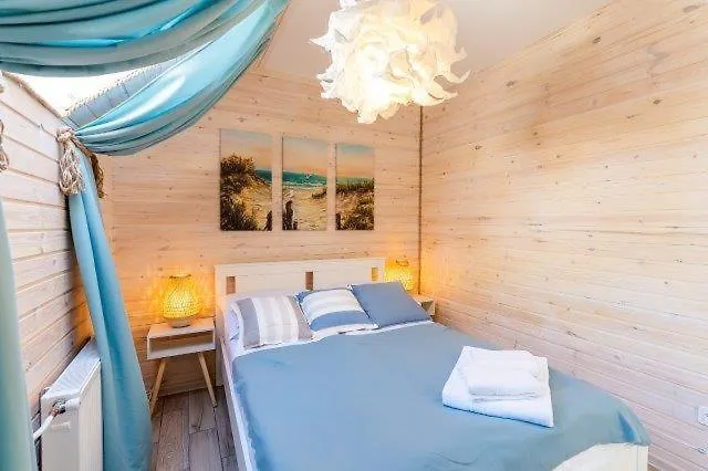 Dworek Marino Kolobrzeg 公寓