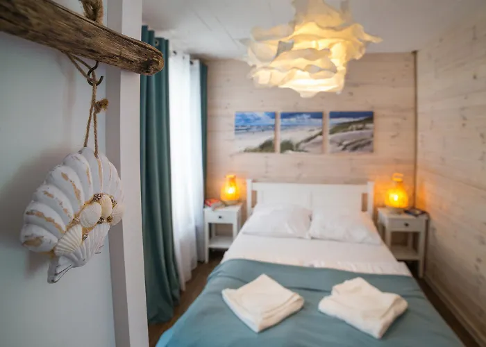 Dworek Marino Kolobrzeg 公寓